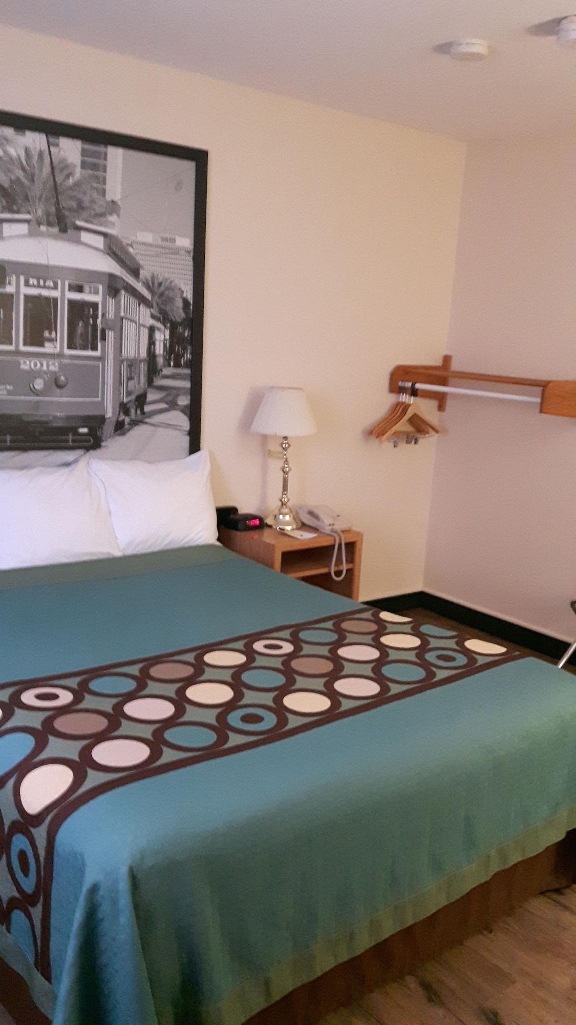Super 8 By Wyndham Moose Jaw Sk Ξενοδοχείο Εξωτερικό φωτογραφία