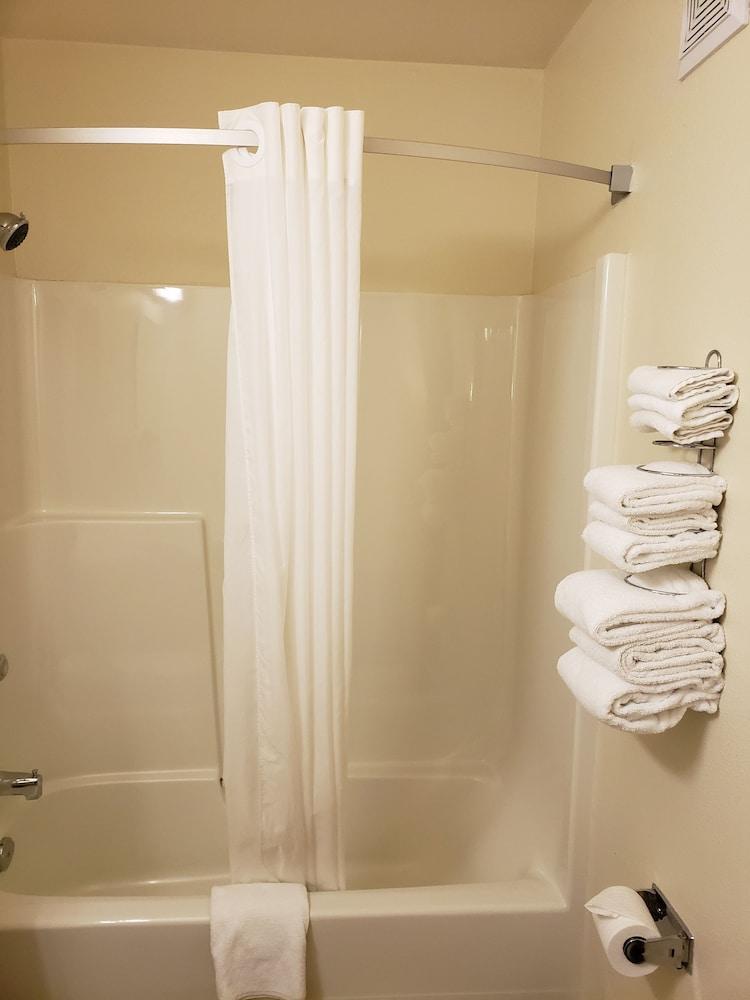 Super 8 By Wyndham Moose Jaw Sk Ξενοδοχείο Εξωτερικό φωτογραφία