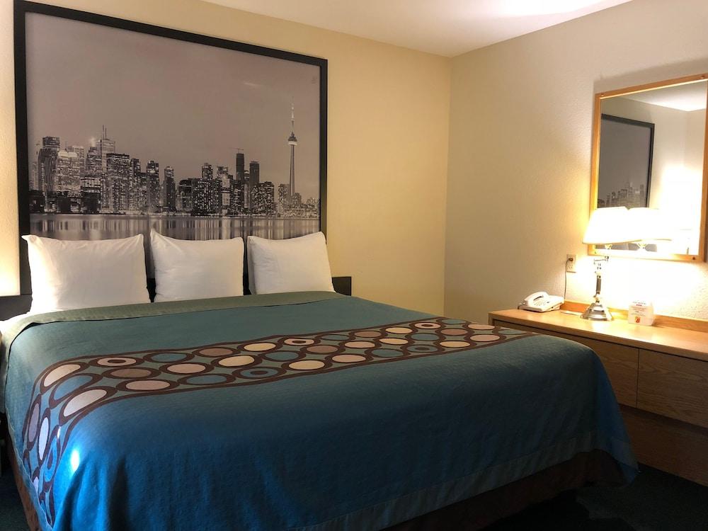 Super 8 By Wyndham Moose Jaw Sk Ξενοδοχείο Εξωτερικό φωτογραφία