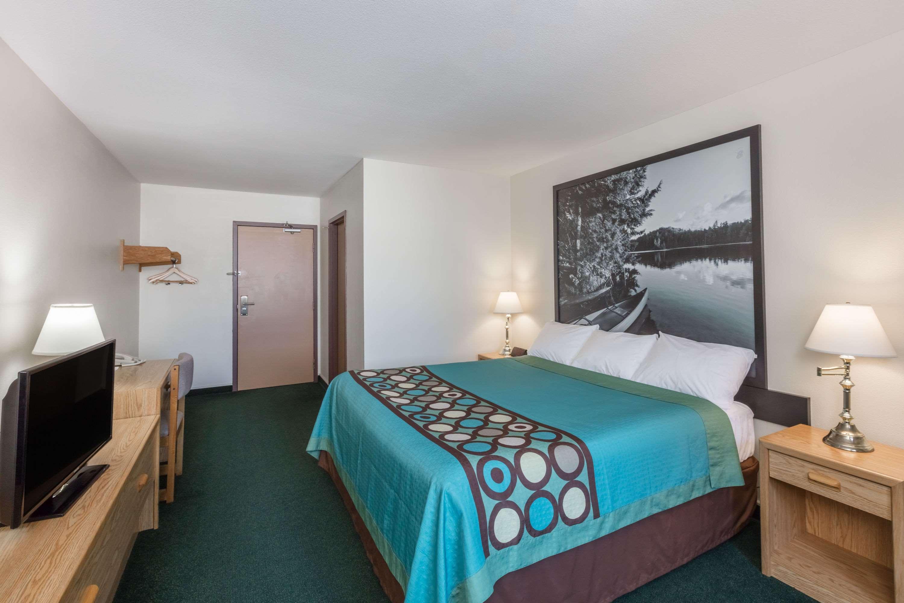 Super 8 By Wyndham Moose Jaw Sk Ξενοδοχείο Εξωτερικό φωτογραφία