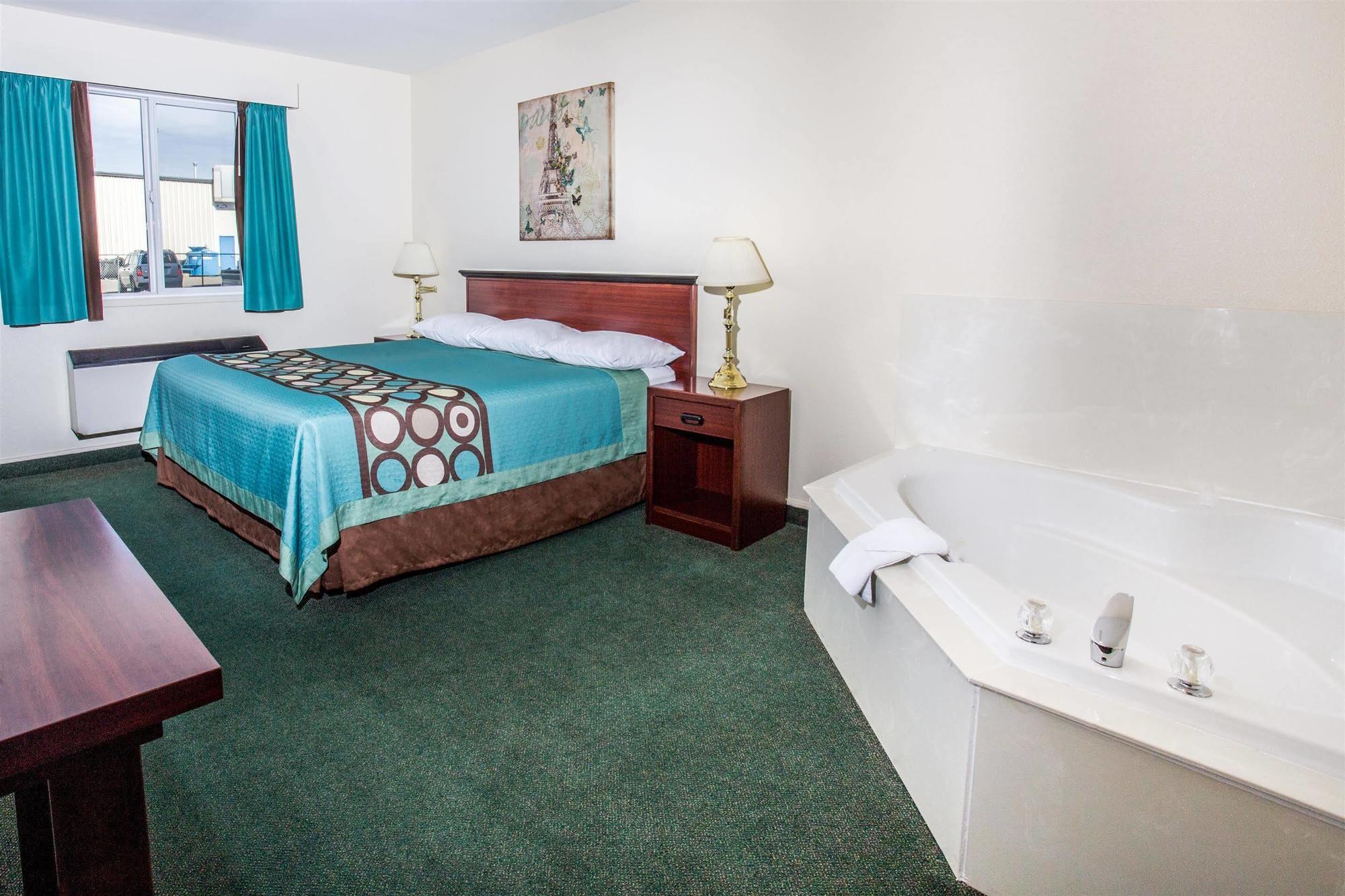 Super 8 By Wyndham Moose Jaw Sk Ξενοδοχείο Εξωτερικό φωτογραφία