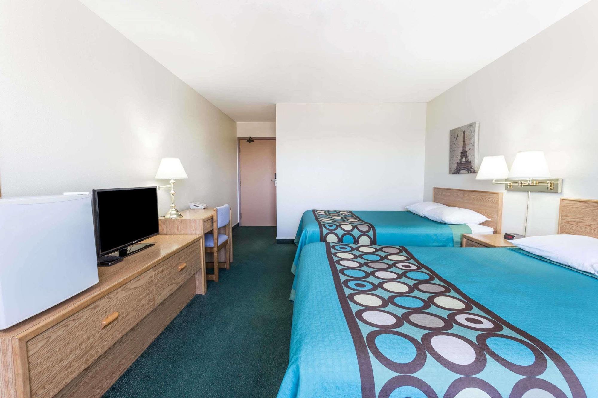 Super 8 By Wyndham Moose Jaw Sk Ξενοδοχείο Εξωτερικό φωτογραφία