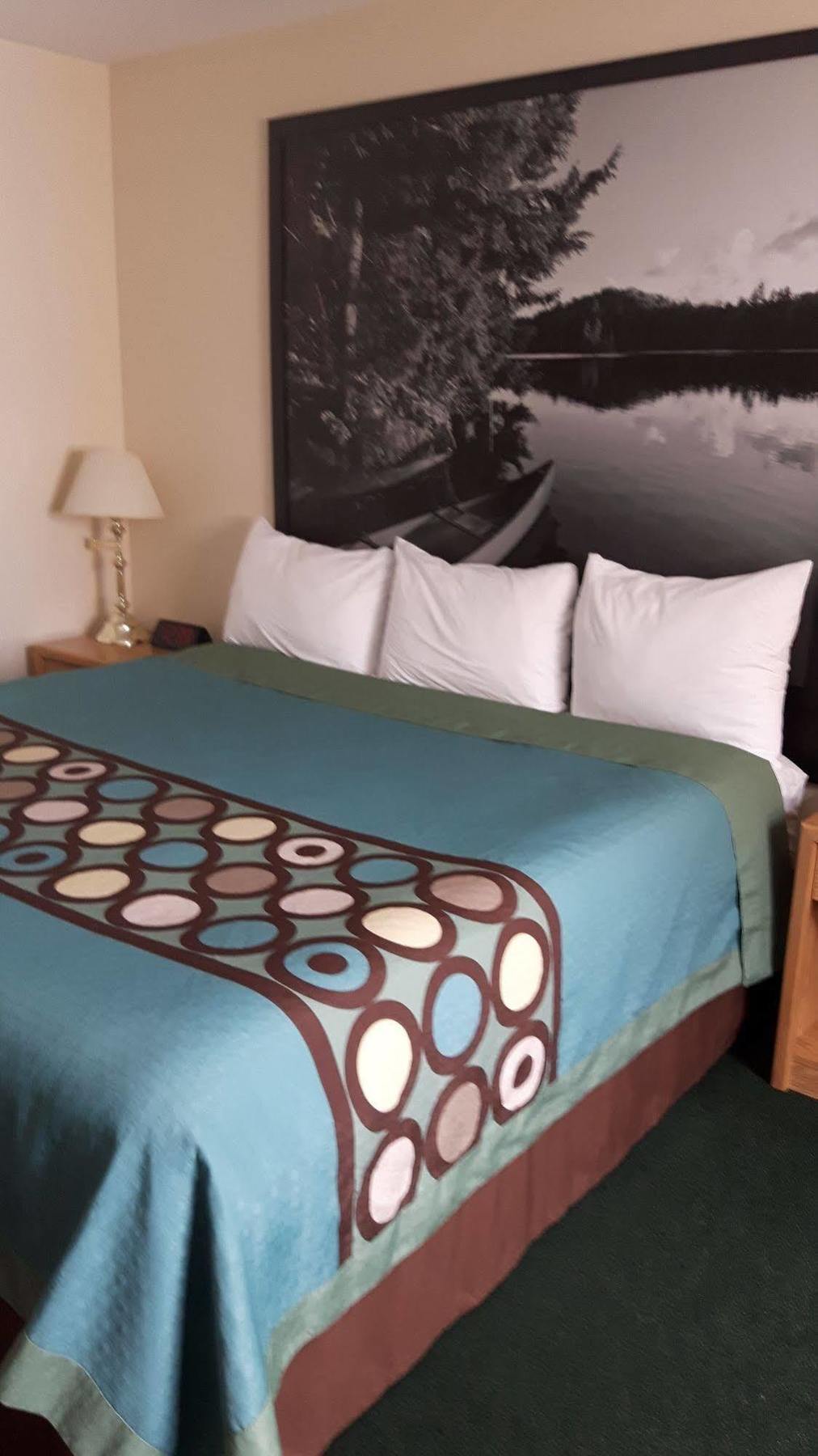 Super 8 By Wyndham Moose Jaw Sk Ξενοδοχείο Εξωτερικό φωτογραφία