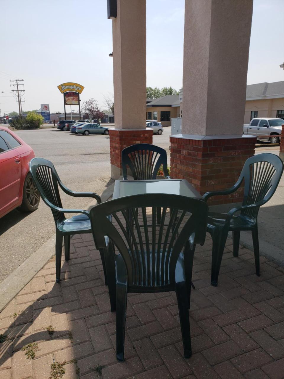 Super 8 By Wyndham Moose Jaw Sk Ξενοδοχείο Εξωτερικό φωτογραφία