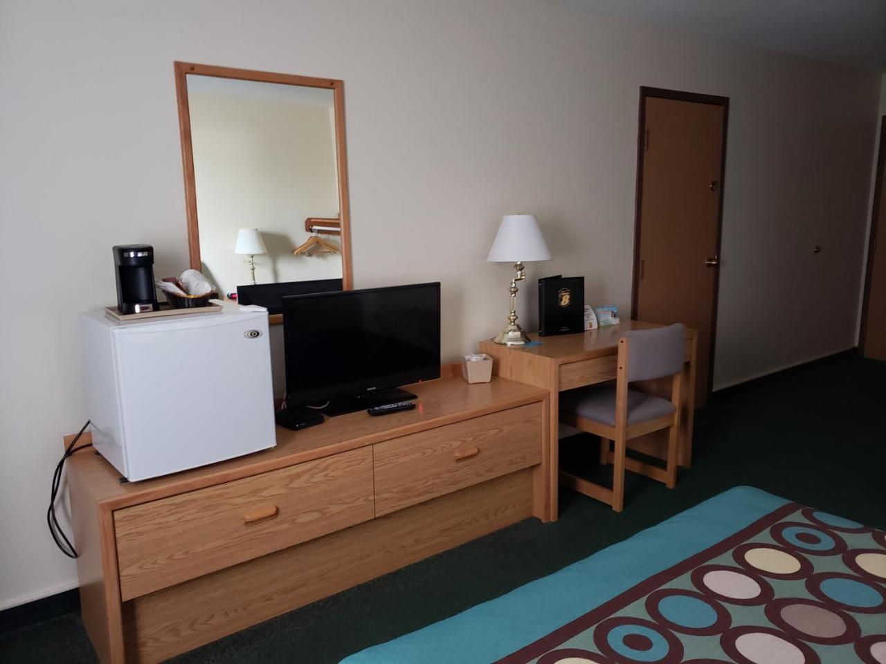 Super 8 By Wyndham Moose Jaw Sk Ξενοδοχείο Εξωτερικό φωτογραφία