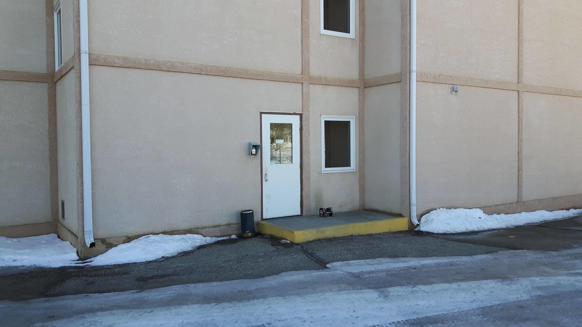 Super 8 By Wyndham Moose Jaw Sk Ξενοδοχείο Εξωτερικό φωτογραφία